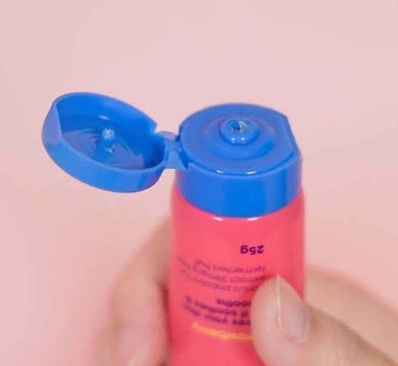 Живильний бальзам для губ з олією папаї Pawpaw 2