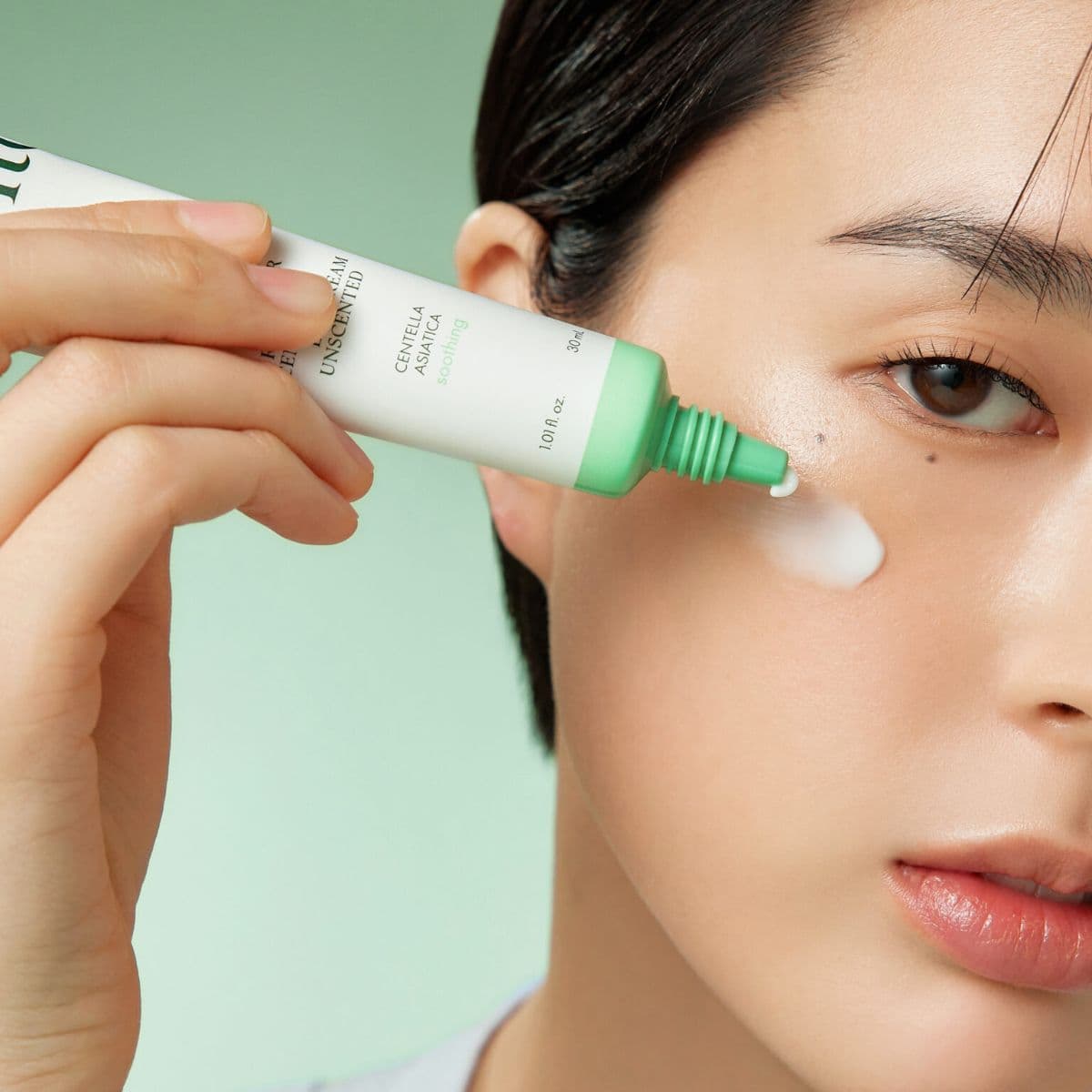 Крем для повік з центеллою та пептидами без ефірних олій Purito Seoul Wonder Releaf Centella Eye Cream Unscented 2