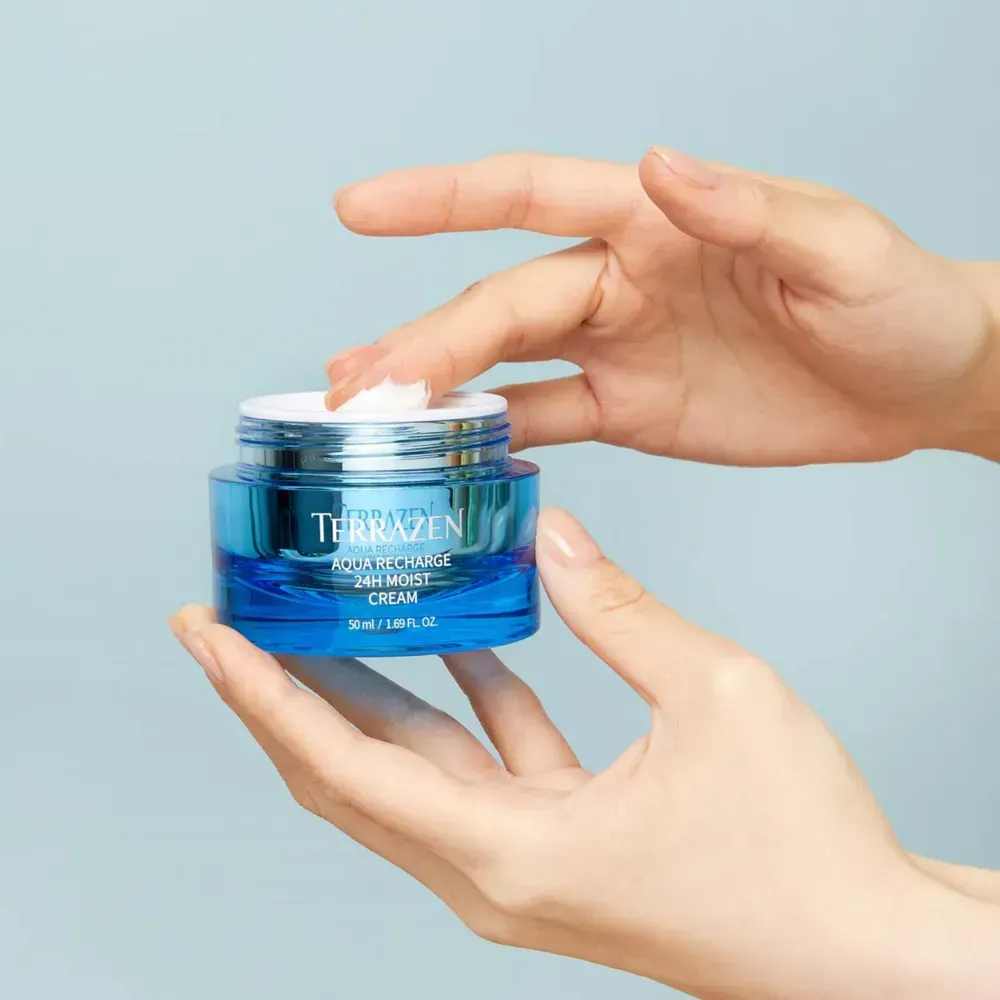 Інтенсивно зволожуючий крем для обличчя з гіалуроновим комплексом Terrazen Aqua Recharge 24H Moist Cream 2