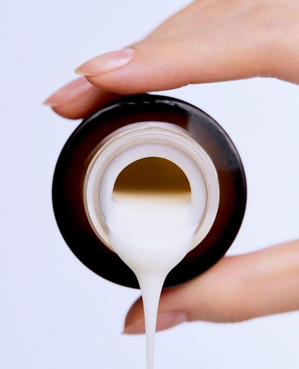 Протеїнова зміцнююча кремова сироватка Solid Volume Ampoule 4