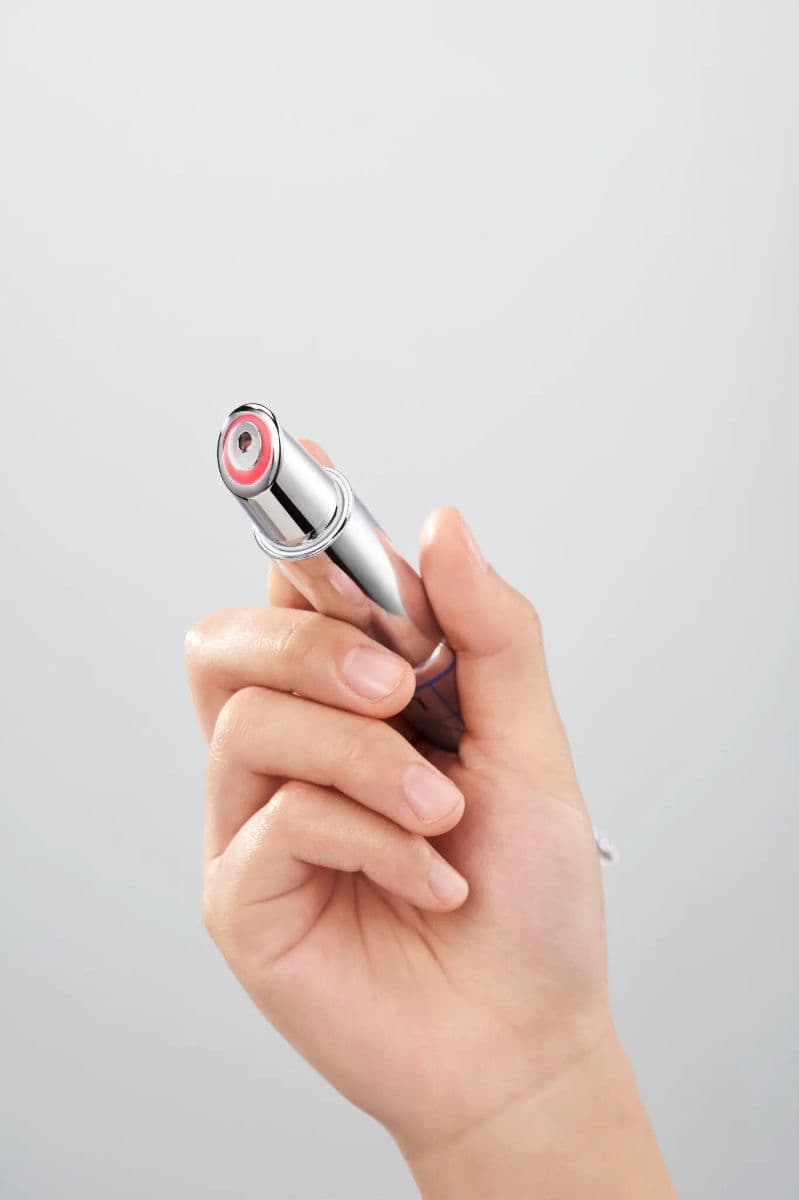 Крем для пружності шкіри навколо очей з LED EMS-аплікатором UIQ RejuBiome™ EX Lifting Eye Cream 3