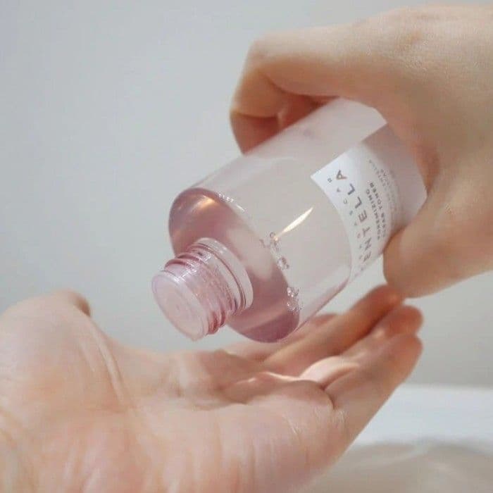 Тонер для звуження пор та контролю жирності шкіри SKIN1004 Madagascar Centella Poremizing Clear Toner 3