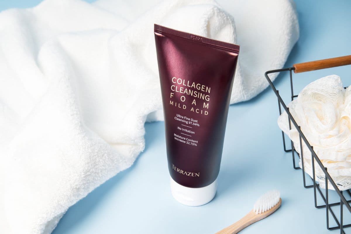 Пінка для очищення з колагеном та зволожуючим комплексом TERRAZEN COLLAGEN CLEANSING FOAM MILD ACID 2