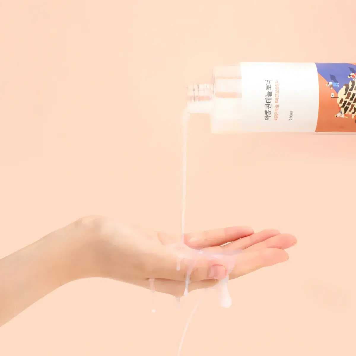 Зволожувальний тонер з екстрактом соєвих бобів та пантенолом ROUND LAB Soybean Panthenol Toner 2