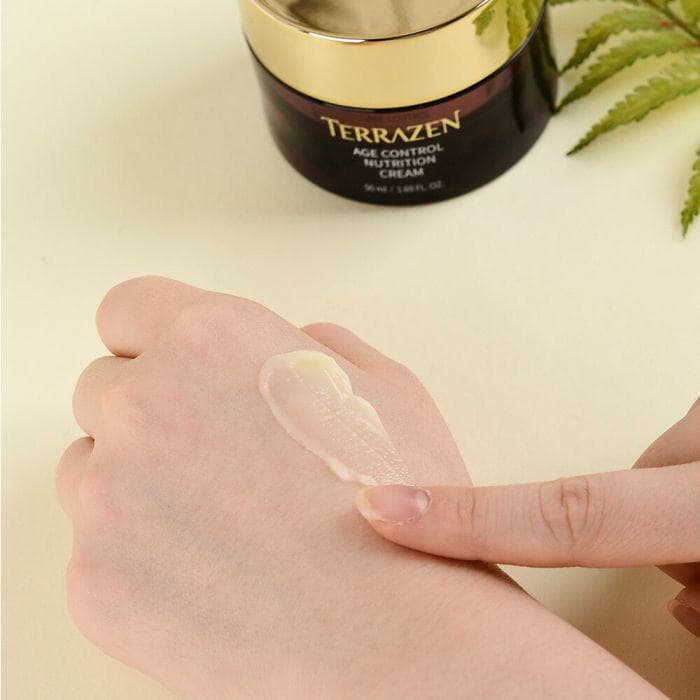 Омолоджуючий поживний крем для обличчя TERRAZEN Age Control Nutrition Cream 2