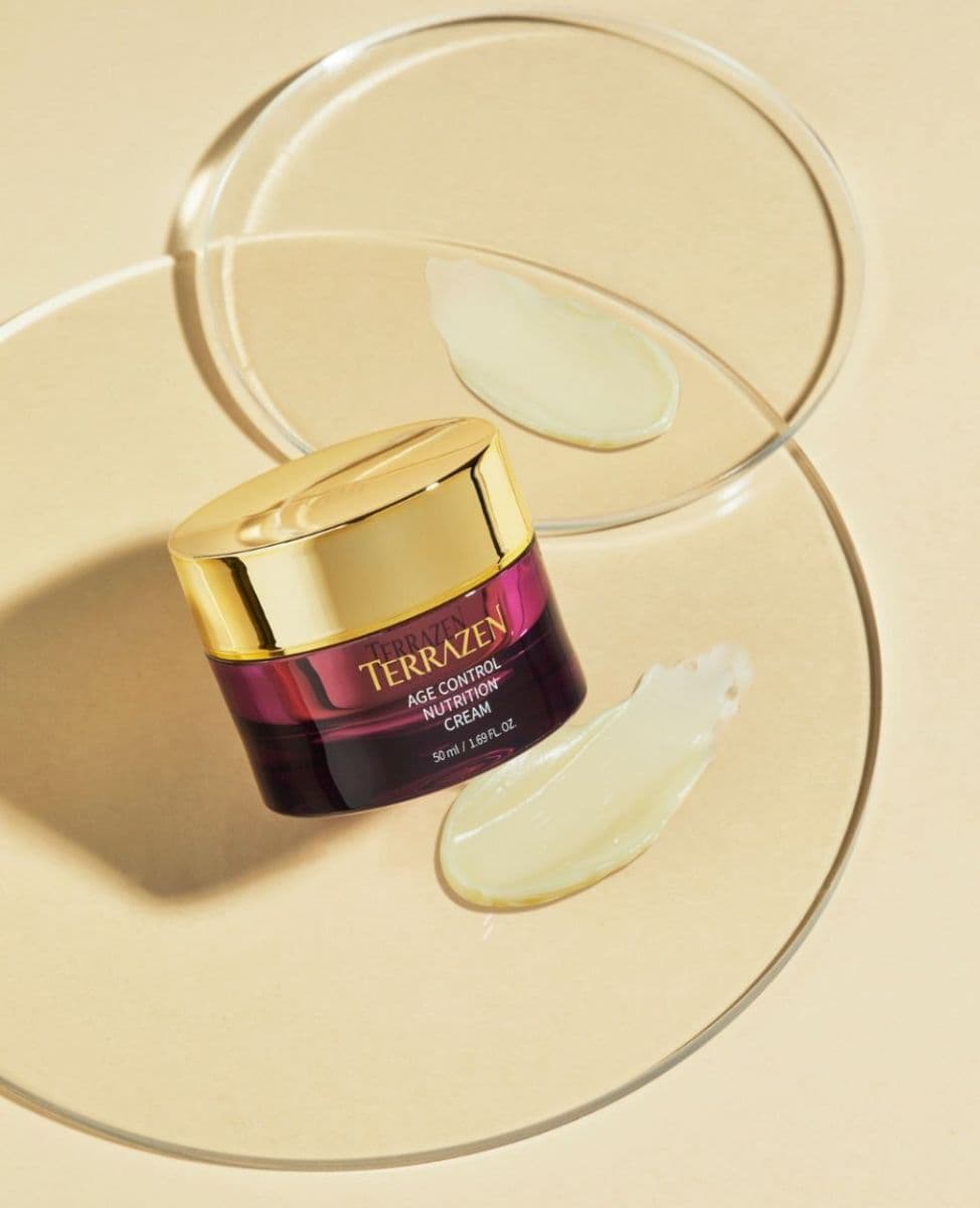 Омолоджуючий поживний крем для обличчя TERRAZEN Age Control Nutrition Cream 3