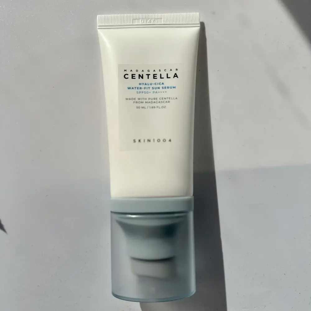 Сонцезахисна сироватка з екстрактом центели Skin 1004 Madagascar Centella Hyalu-Cica Water-Fit Sun Serum SPF50+ PA++++ 3