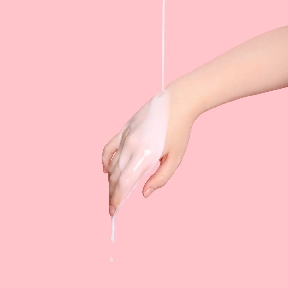 Молочковий тонер ROUND LAB Camellia Deep Collagen PDRN Milky Toner 2